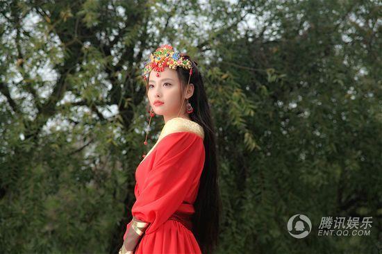 灵动的扮相让两岸三地无数网友大呼惊艳,更是被封为新一代的